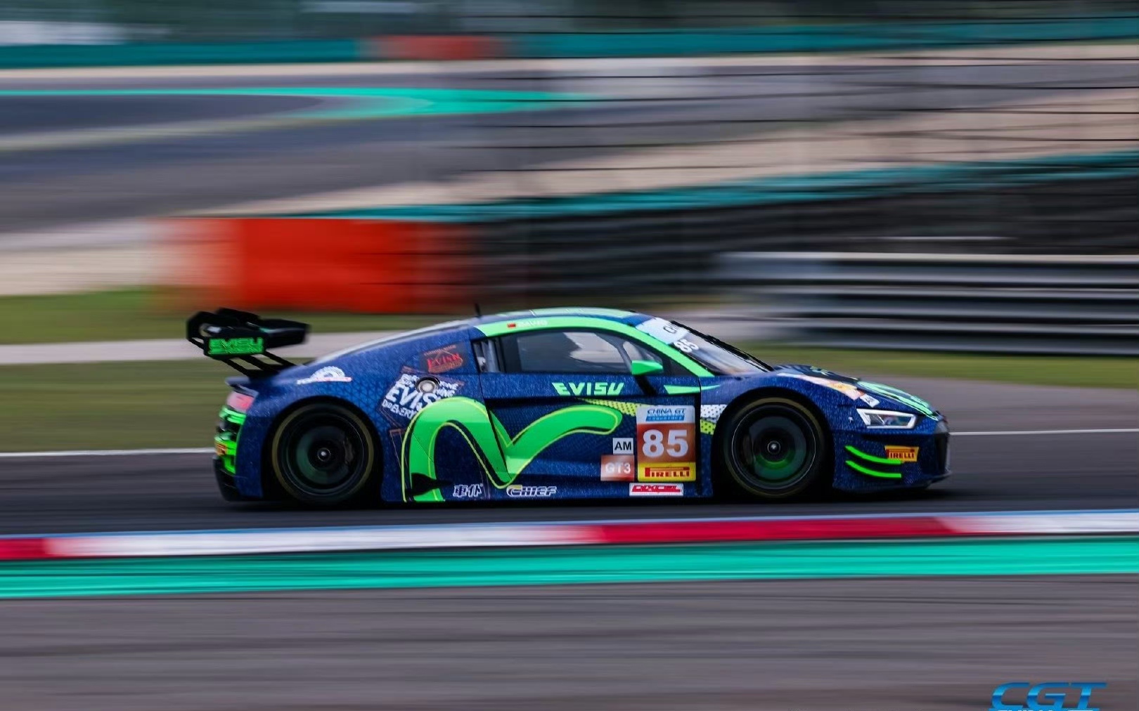 爱游戏娱乐-雷诺车队横扫梅赛德斯，拉塞尔点燃赛场