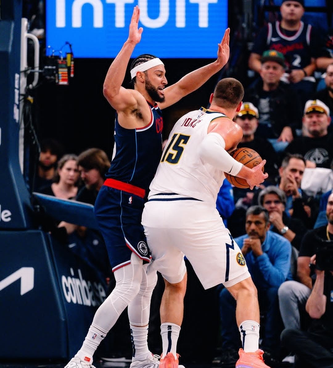 爱游戏入口-快船逆转篮网,拉文点燃赛场