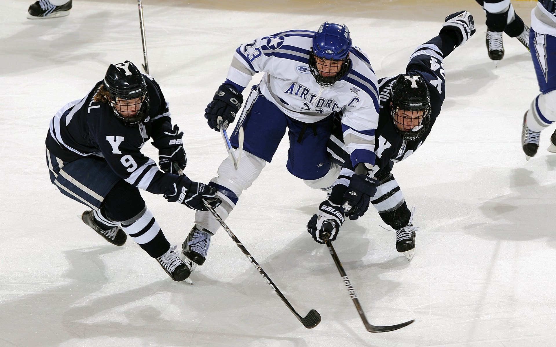 爱游戏在线-街道即战场，当日本足球的加时赛哲学照亮F1赛道
